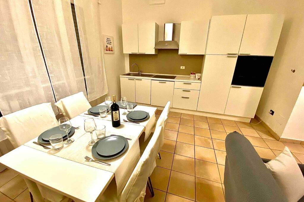 Appartamento Cozy In Super Centro! アスティ エクステリア 写真